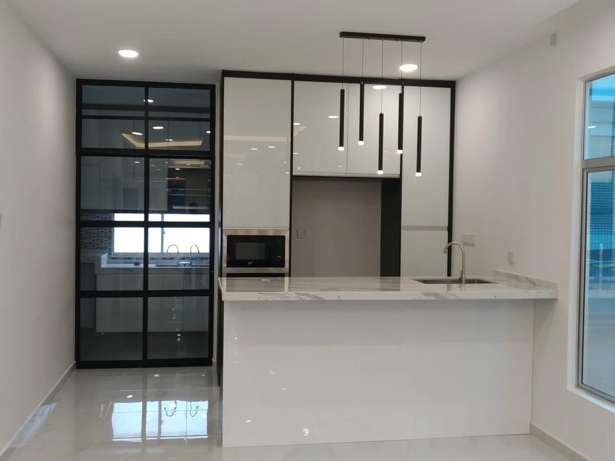 Kitchen & Island