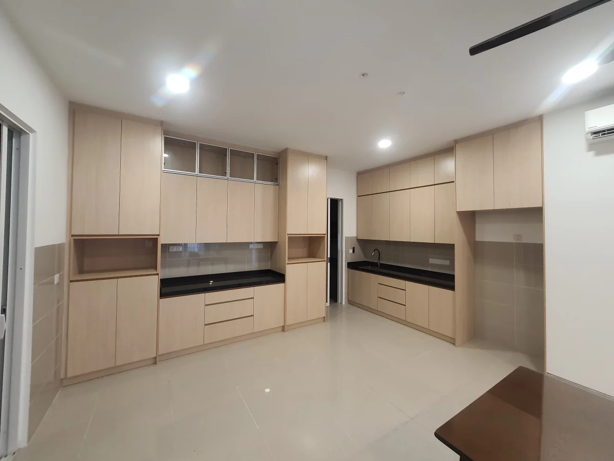 Wood & Black Kitchen